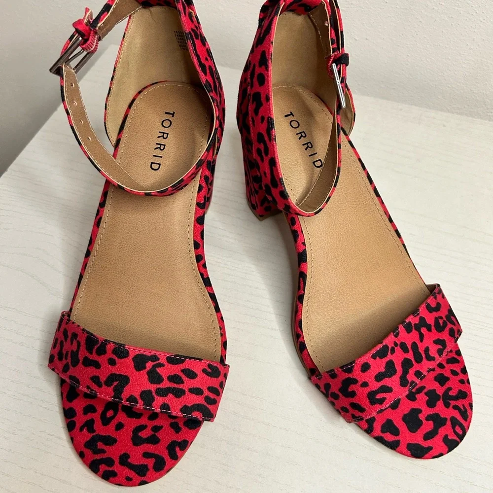 Torrid hot pink leopard heels - Picture 2 of 5
